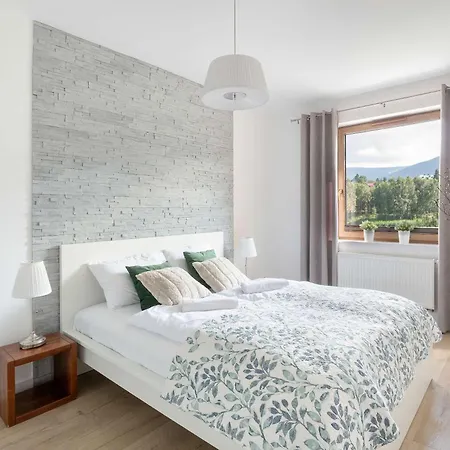 Blue And Beige With Mountain View And Parking By Renters Apartament *