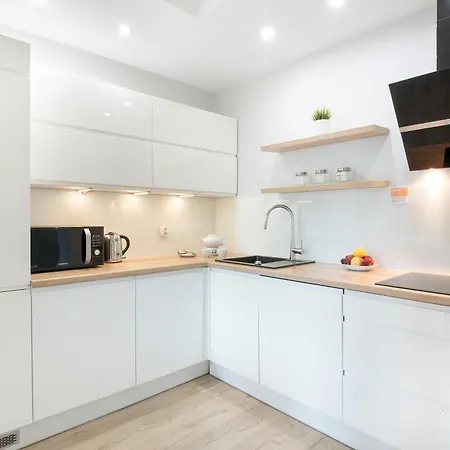 Blue And Beige With Mountain View And Parking By Renters Apartament