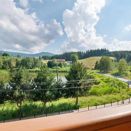 Blue And Beige With Mountain View And Parking By Renters Apartament